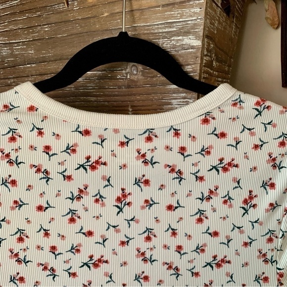 NO Boundaries Crew Ribbed Y2K Ditsy Floral Short Sleeve Top Sz M Juniors Cream - Picture 9 of 13